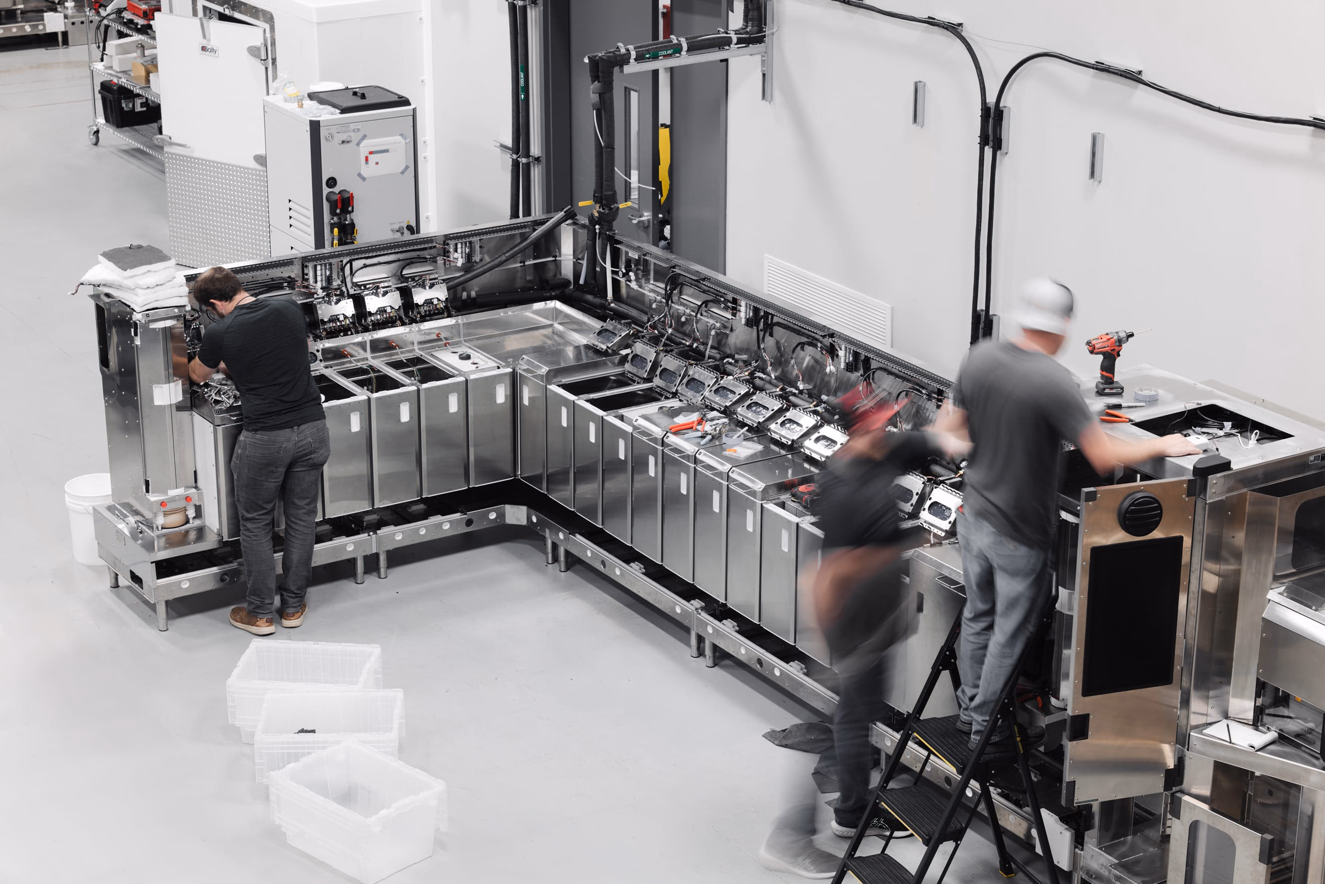  The standard Bowl Builder includes a bowl dispenser, at least 18 food dispensers, a sauce dispenser, and an integrated lidder and bagger.